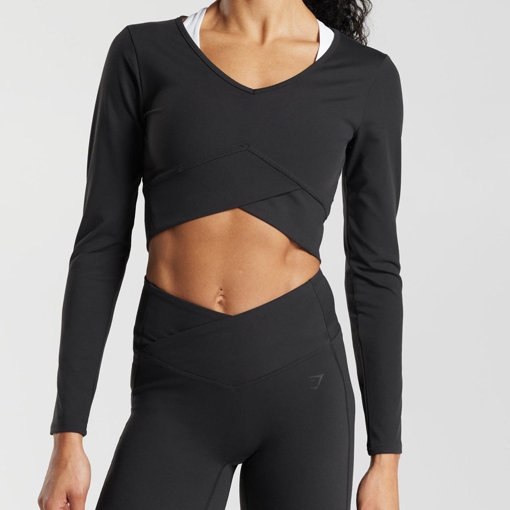 Gymshark Crossover Long Sleeve Crop Top - Black Tee - Picture 3 of 9